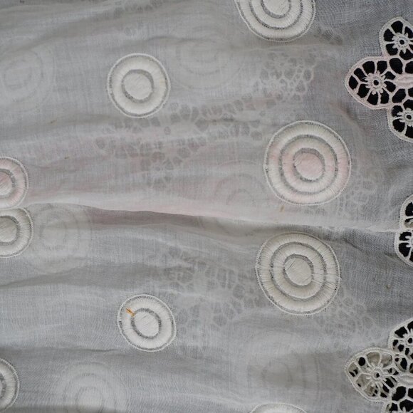 Vintage Edwardian Embroidered Sheer Lace Two-Piece Set – XS/S - Picture 11 of 16